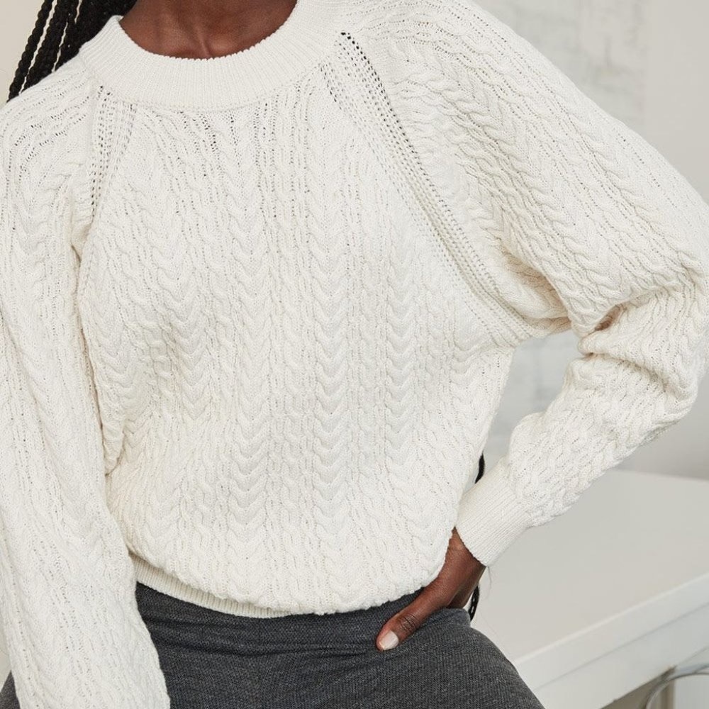 NWT RW&CO White Cable Knit Batwing Sleeve Sweater Size L